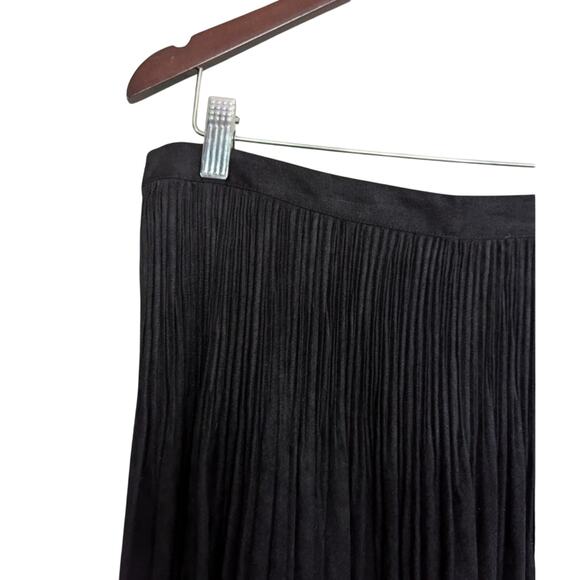 Beautiful Maxi Pleated Skirt Size Medium - Picture 5 of 6